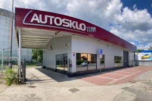 Pojistná událost a oprava autoskla? Papíry neřešte, Autosklo Team to vyřídí komplet.