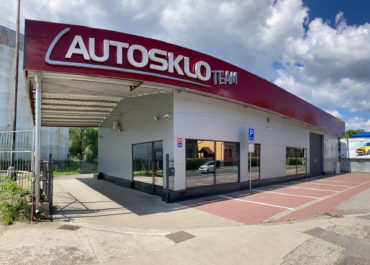 Autosklo Team: Na autobusy jsme vybaveni.